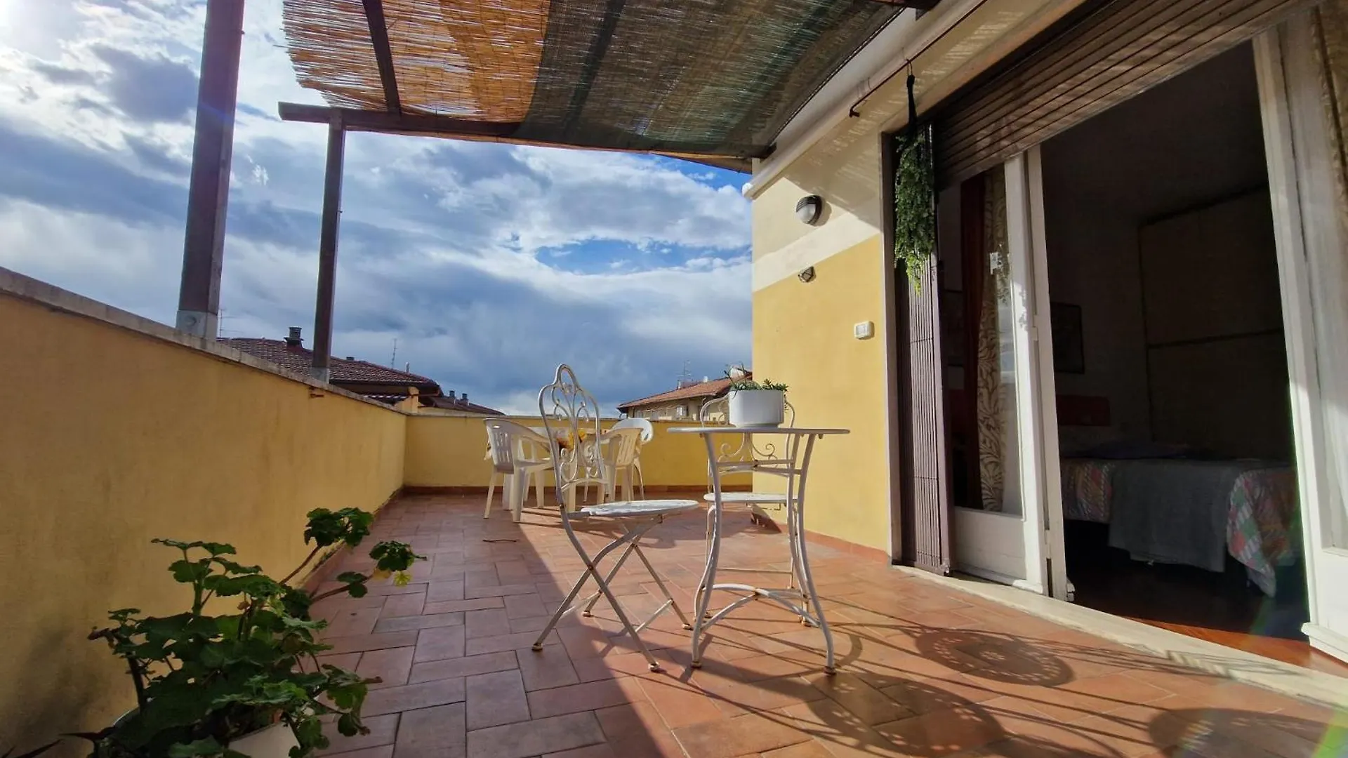 Trilly\'S House Is Waiting For You! Panoramic Penthouse contacts